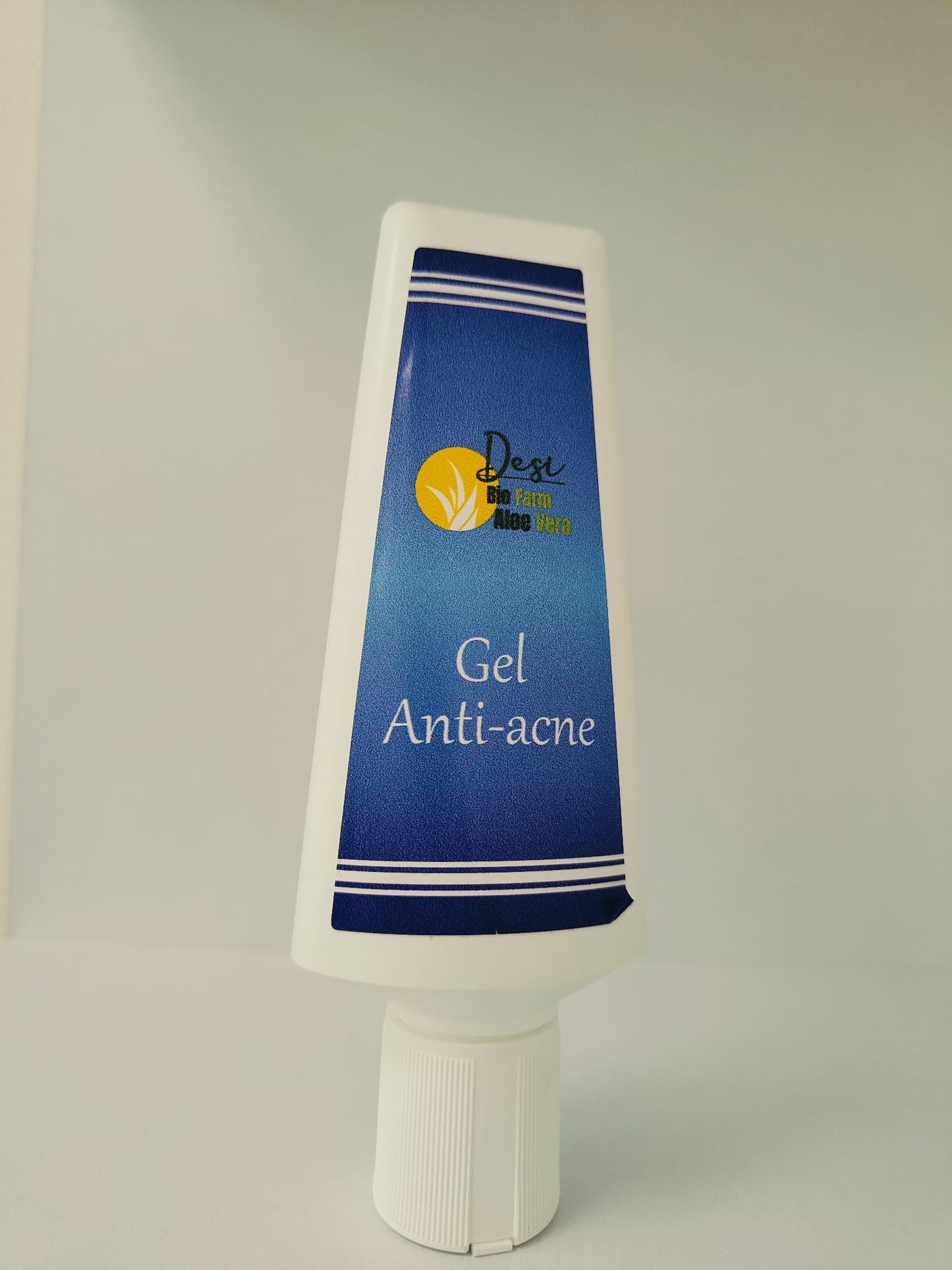 Gel purificante 100 ml con Aloe, acidi naturali e oli essenziali per pelle fresca e opacizzata